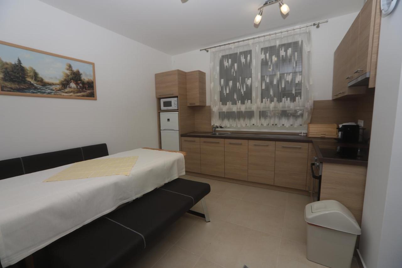 Adam Guesthouse I. Кечкемет Экстерьер фото