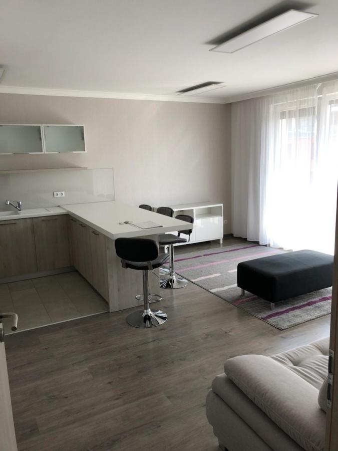 Adam Guesthouse I. Кечкемет Экстерьер фото